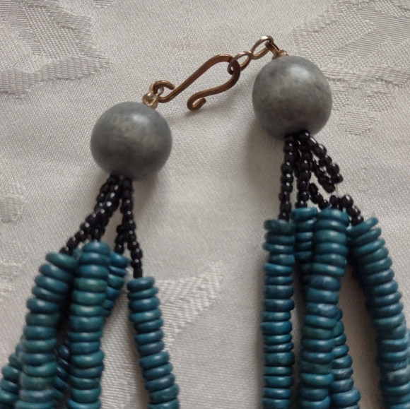 Five layer rondelles green red pink various shapes wooden necklace - Picture 2 of 10